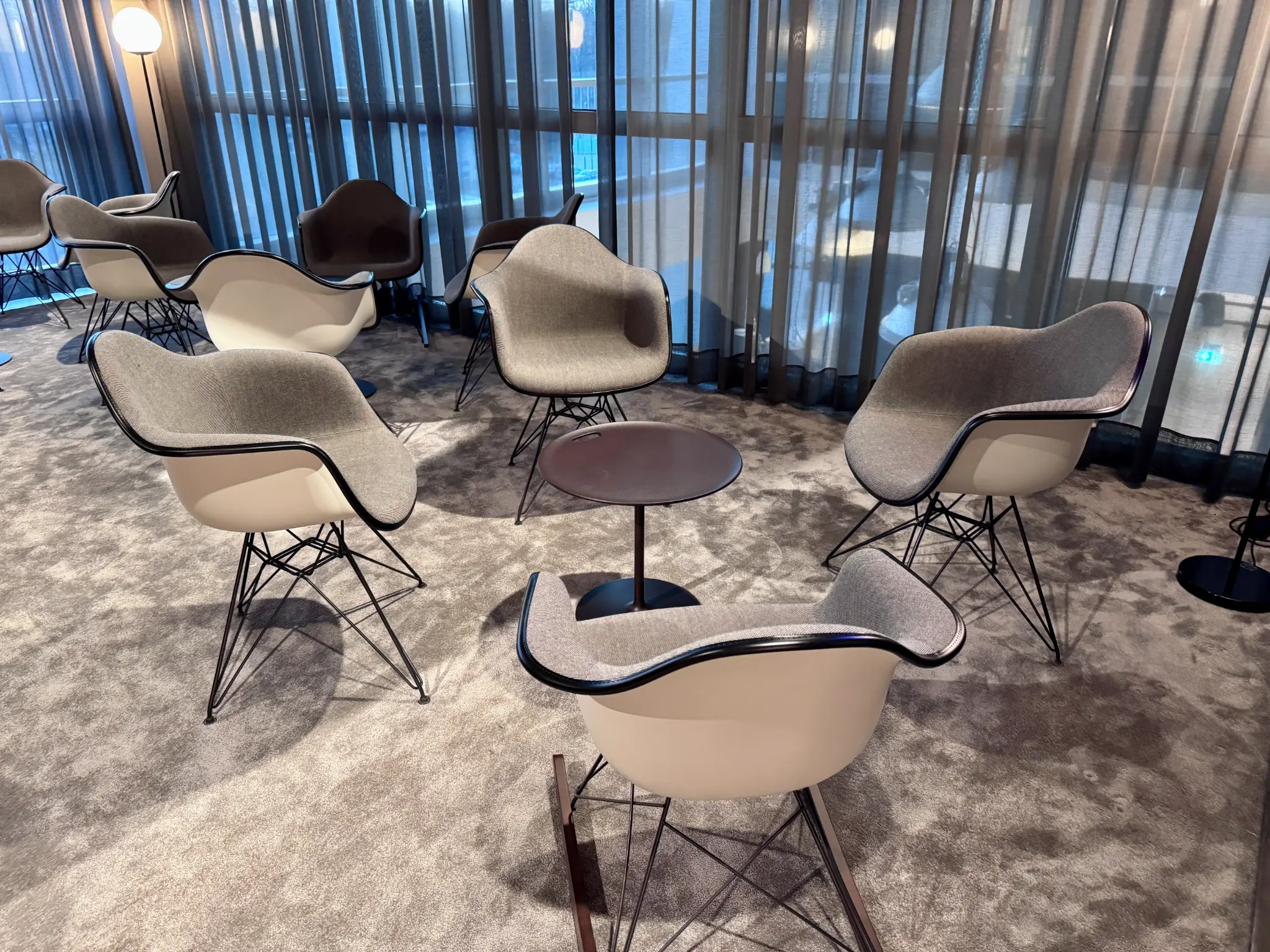 Stilvolle Sitzgruppe im Hospitality-Bereich